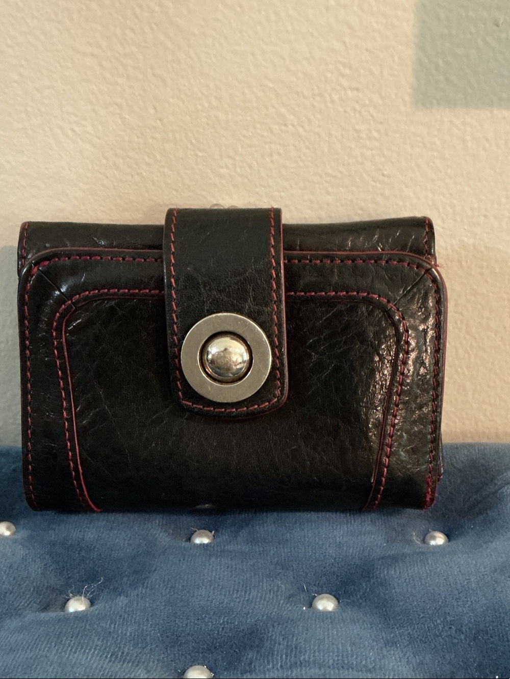 Wilsons Leather Pelle Studio Italian Black Leather Wallet Red Stitching EUC